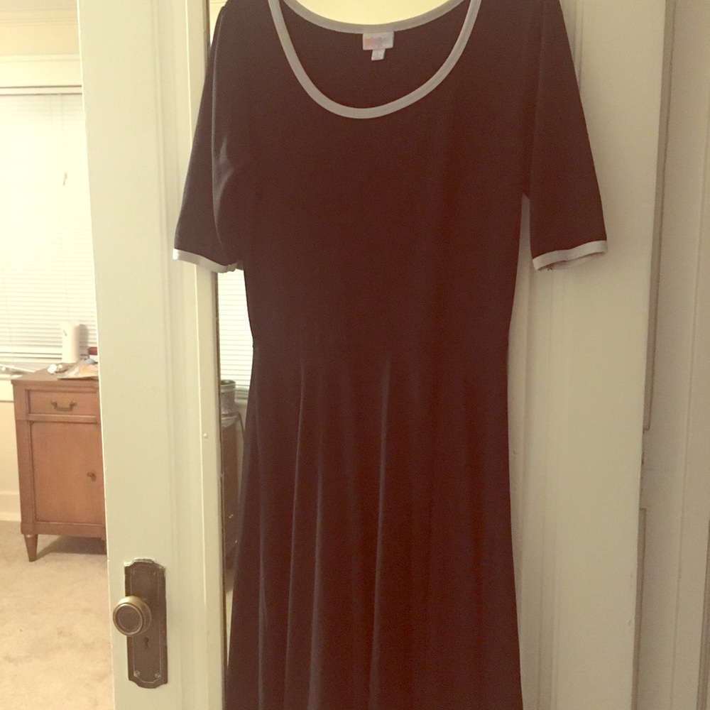 Lularoe “ L Julia” dress never worn lost the tags.